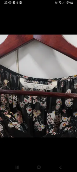 Blusa Zara flores transparente Talla S