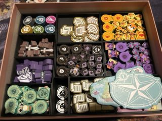 Exploradores de Navoria deluxe + expansión + tapet