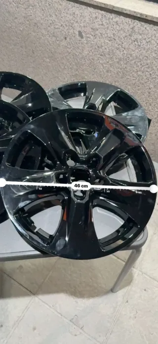 Tapas de Rueda Negras