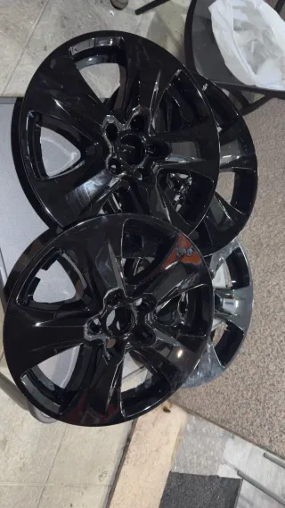 Tapas de Rueda Negras