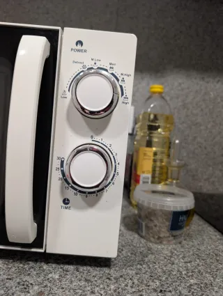 Microondas Orbegozo blanco