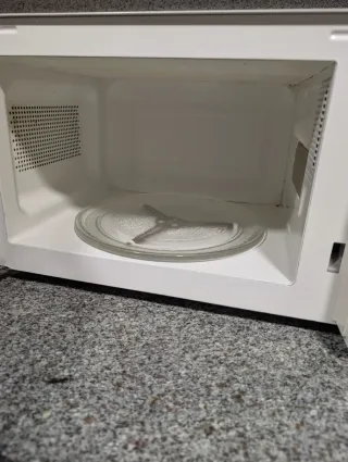 Microondas Orbegozo blanco