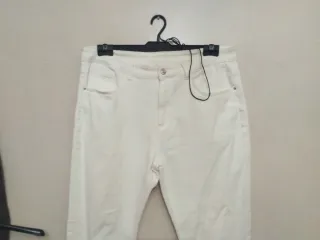 Pantalón vaquero blanco