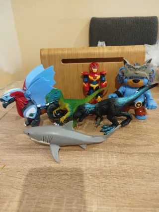 Lote de figuras de acción variadas