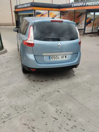 Renault Grand Scenic 2012