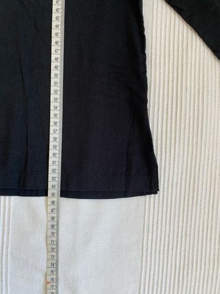 Blusa de cuello en V bordado Lady Mei