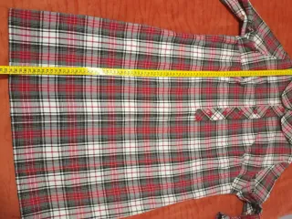 Vestido de cuadros gris y rojo