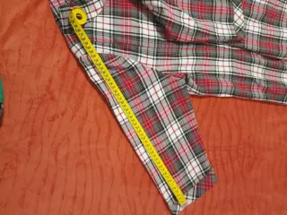 Vestido de cuadros gris y rojo