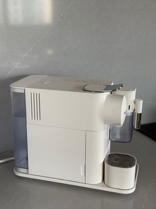 Cafetera Nespresso Lattissima One (Blanca)