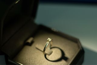 Anillo oro blanco con diamante