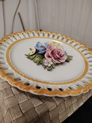Piatto decorativo fiori in ceramica