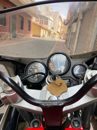 YAMAHA FZR 600 GENESIS