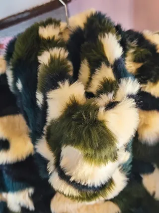 Chaleco peludo multicolor talla L