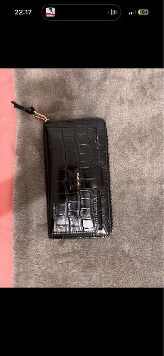 Cartera Parfois negra efecto cocodrilo
