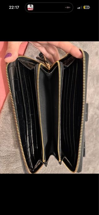 Cartera Parfois negra efecto cocodrilo
