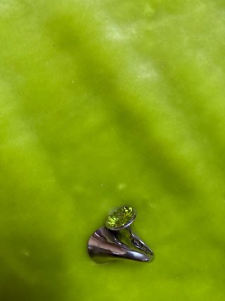 Anillo Talla XS con Piedra Verde