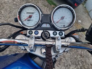 Kawasaki zr7/2004,Azul