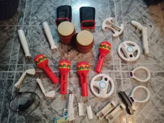 Accessori Wii: Volanti, Racchette, Batterie