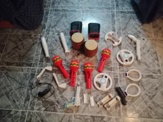 Accessori Wii: Volanti, Racchette, Batterie