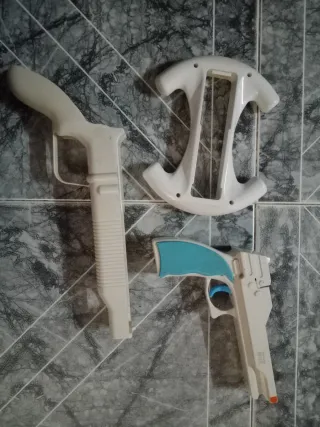 Accessori Wii: Volanti, Racchette, Batterie
