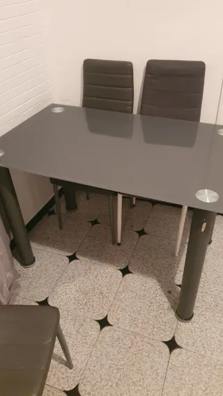 Mesa de comedor cristal y metal