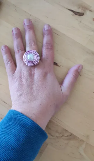 Anillo rosa pastel con perla adaptable