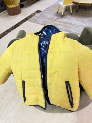 Abrigo reversible Guess niño azul y amarillo 3anos