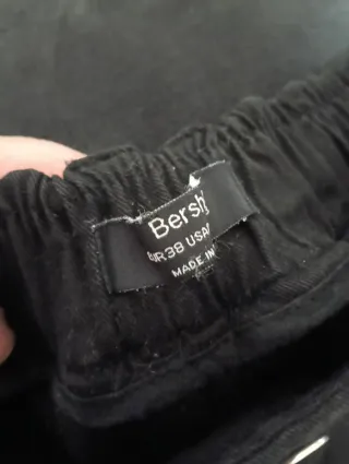 Pantalón negro tipo cargo