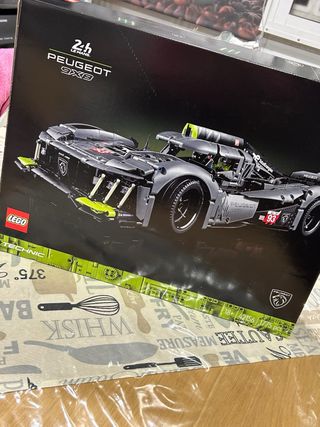 LEGO Technic Peugeot 9X8 24h Le Mans