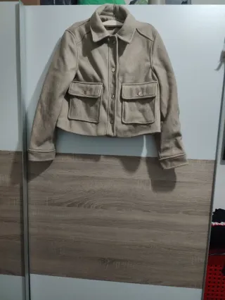 Chaqueta beige mujer