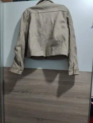 Chaqueta beige mujer