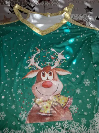 Camiseta Navideña Reno Multicolor Copos de nieve