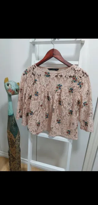 Blusa Zara Encaje Flores Talla M