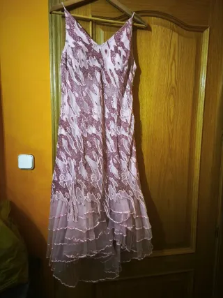 Vestido fiesta rosa lentejuelas volantes