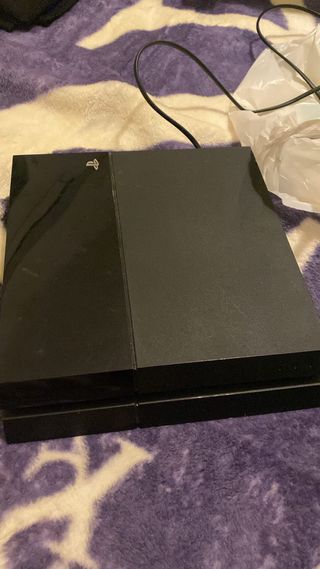 PS4 (PlayStation 4) Negra+dos mandos y GTA 5