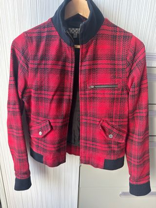 Cazadora Vans cuadros roja y negra