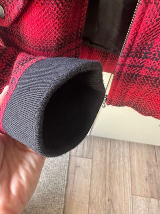 Cazadora Vans cuadros roja y negra