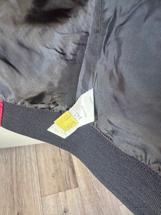 Cazadora Vans cuadros roja y negra