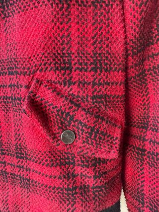 Cazadora Vans cuadros roja y negra