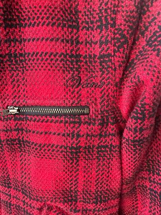 Cazadora Vans cuadros roja y negra