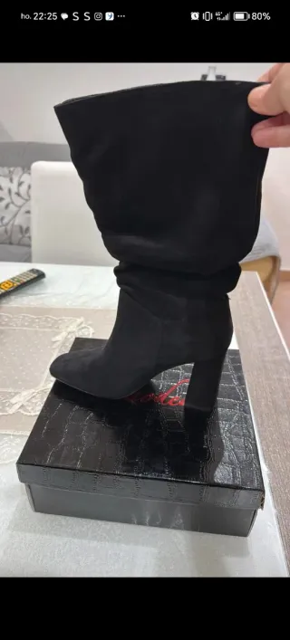 Stivali neri con tacco