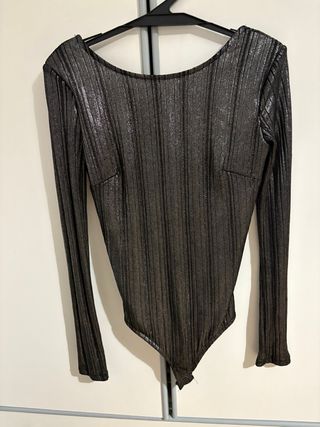 Body fiesta metalizado negro y dorado