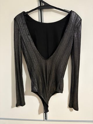 Body fiesta metalizado negro y dorado