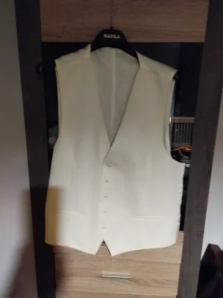 Chaleco de vestir beige hombre