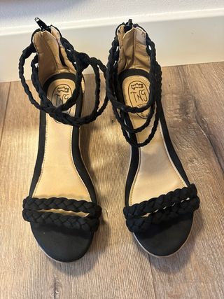 Sandalias TNG Negras Trenzadas