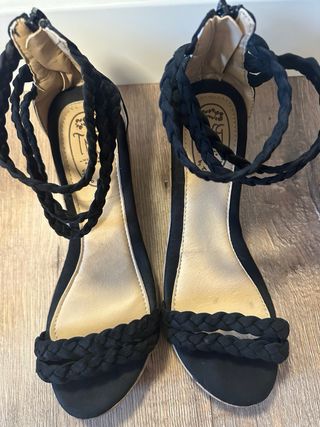 Sandalias TNG Negras Trenzadas