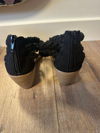 Sandalias TNG Negras Trenzadas
