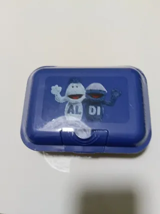 Taza y fiambrera Aldi muñecos