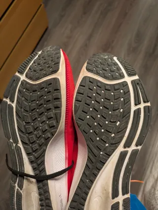 Zapatillas Nike Pegasus 37 Talla 44 Rojas y Negra