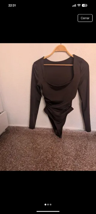 Body manga larga marrón
